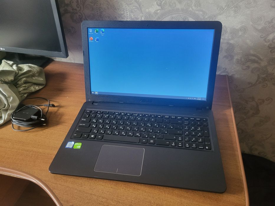 Ноутбук ASUS X543UB, рабочий