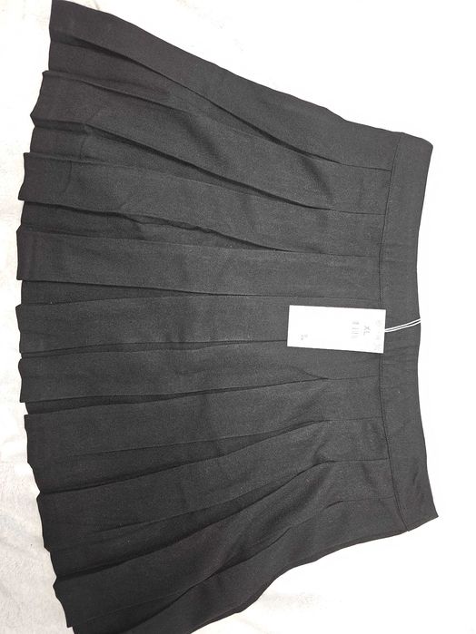 Fusta mini Cropp, cu pliuri, marimea XL, negru