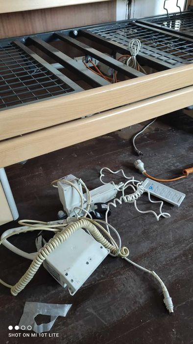 Продавам болнично легло