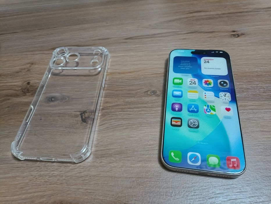 iPhone 17 Pro Max с чехлом Муляж