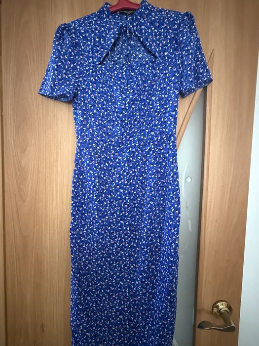 Продам платья новые