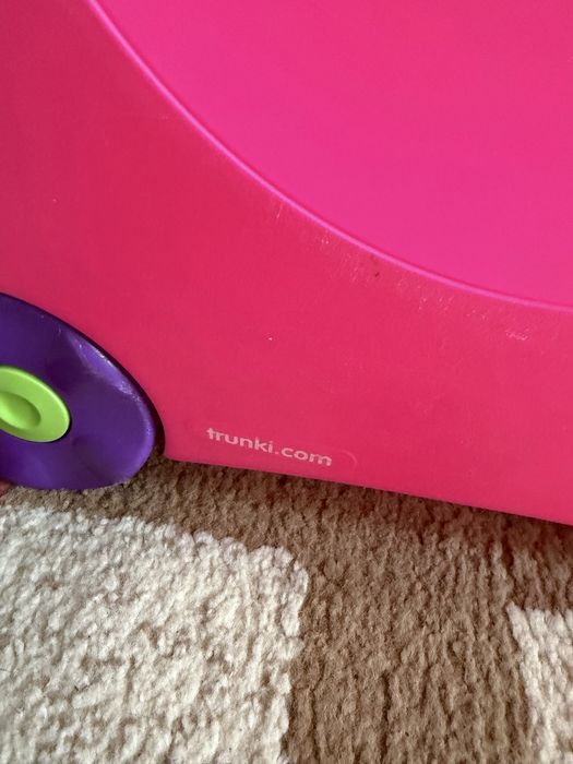 Чемодан trunki розовый