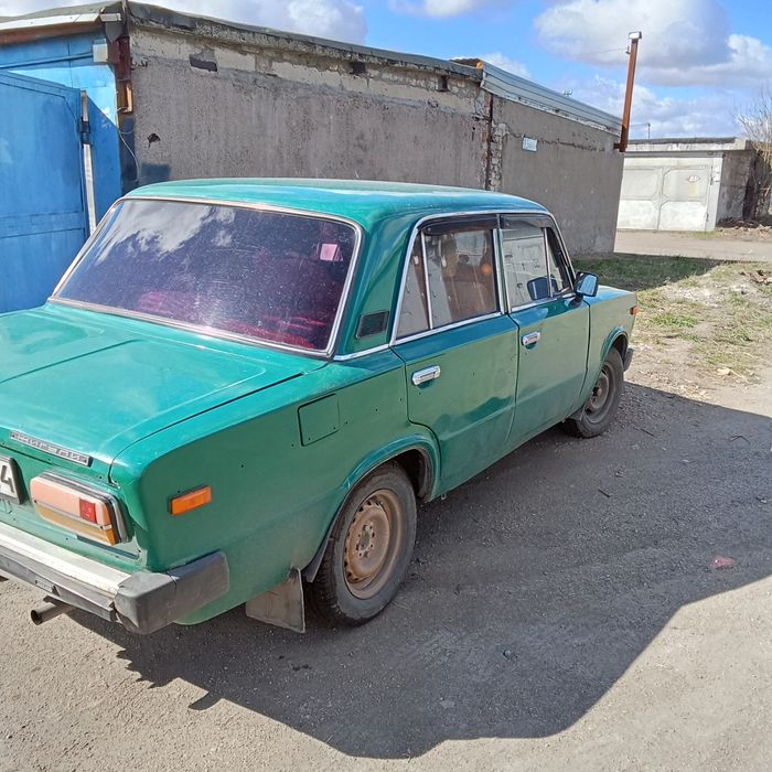 Жугули.2103..машина .1.5.обьем.77год