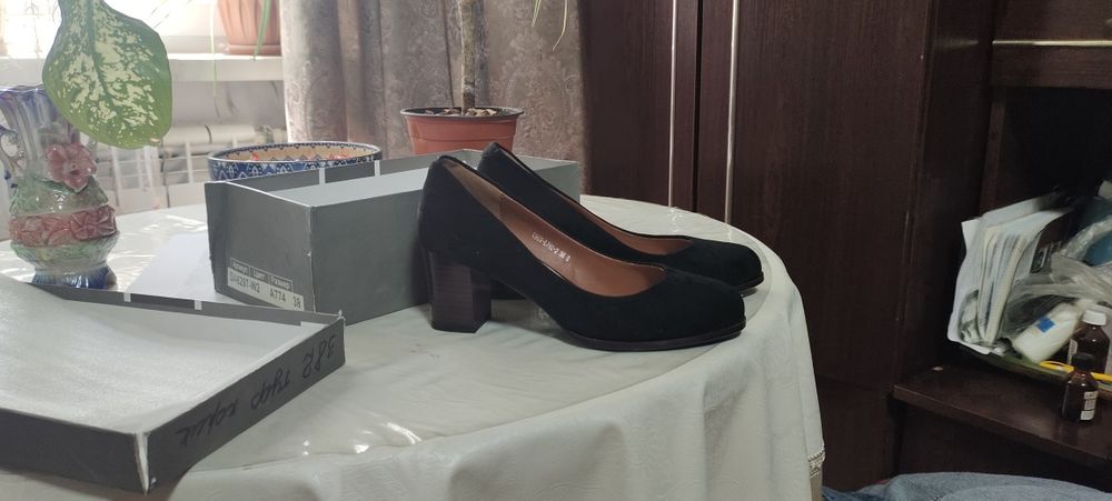 Продам туфли новые