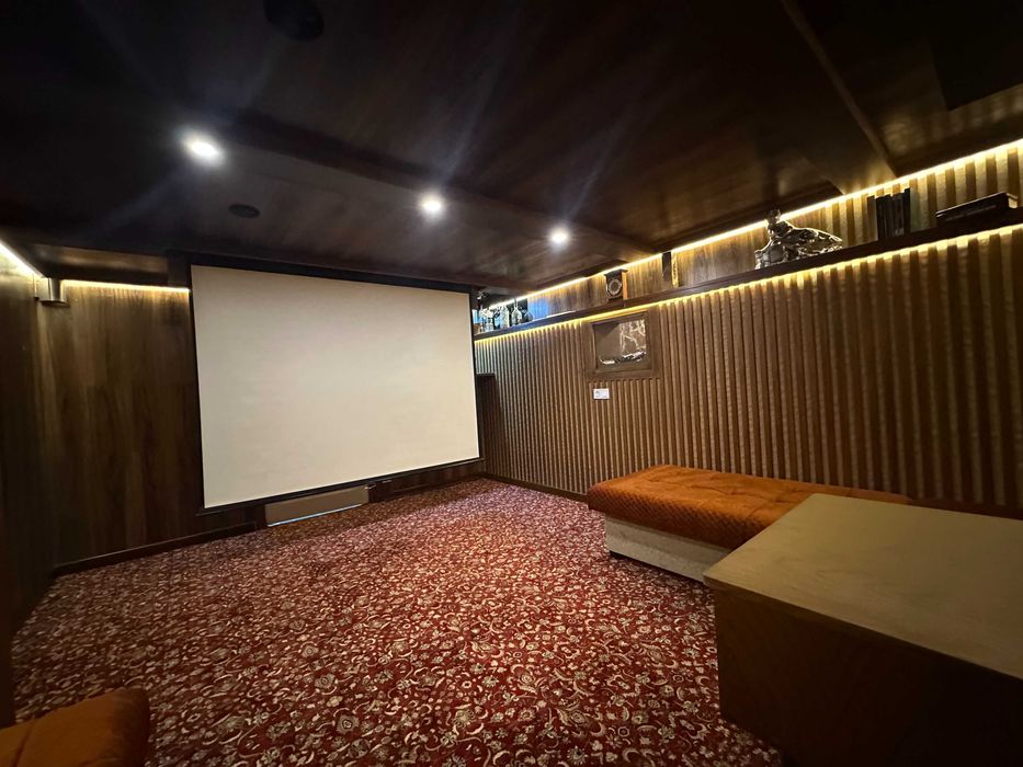 Дом с новым ремонтом, летняя кухня, гараж, комплекс СПА, кинотеатр