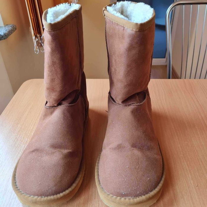 Cizme UGG, culoare maro, mărimea 40