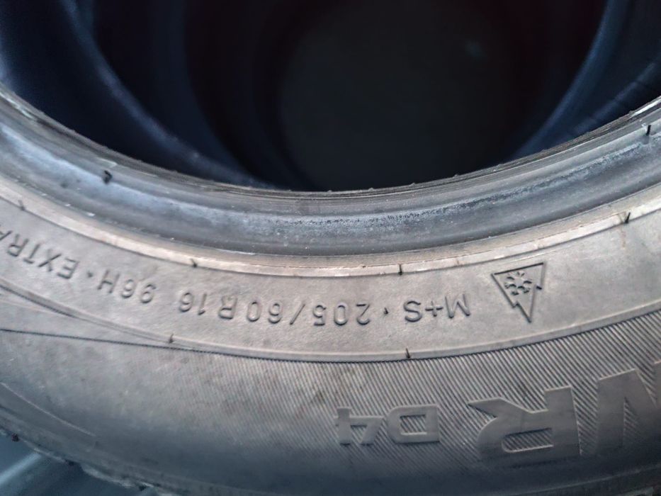 Anvelope 205 60 R16 iarna Nokian wrd4