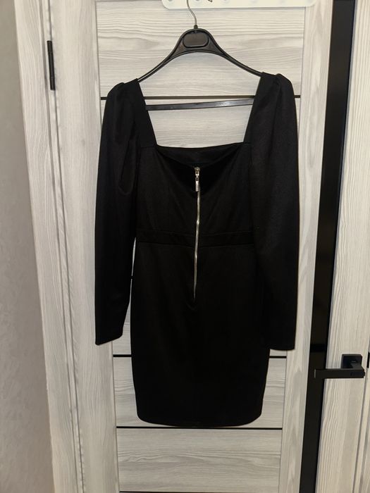 Черное платье ( до колена)