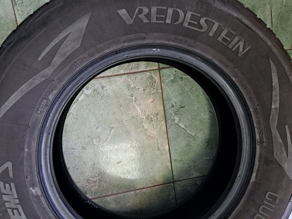 4 anvelope 235/60 R16 Vredestein