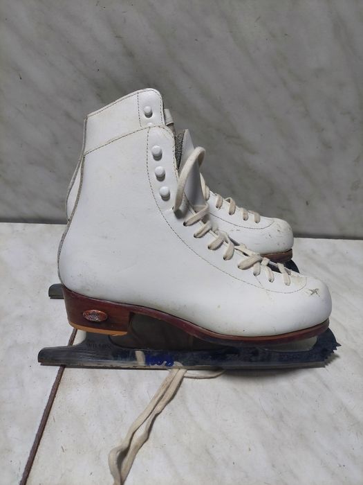 Patine gheata 1008 patinaj artistic Riedell marime  34-35 ( 22 cm)
