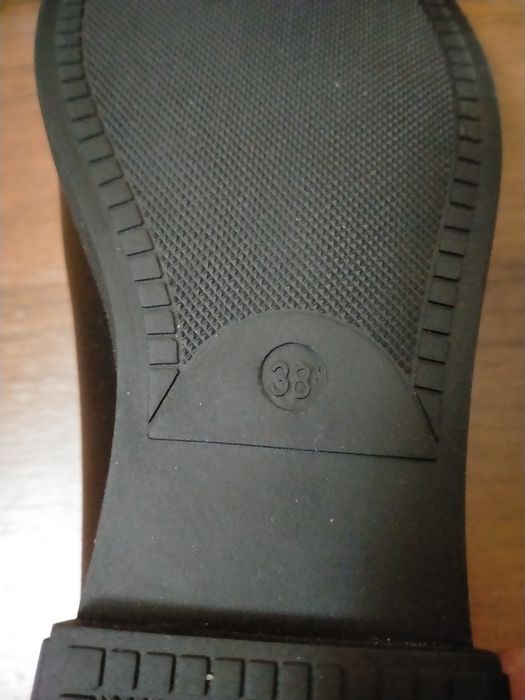 Продам женскую обувь