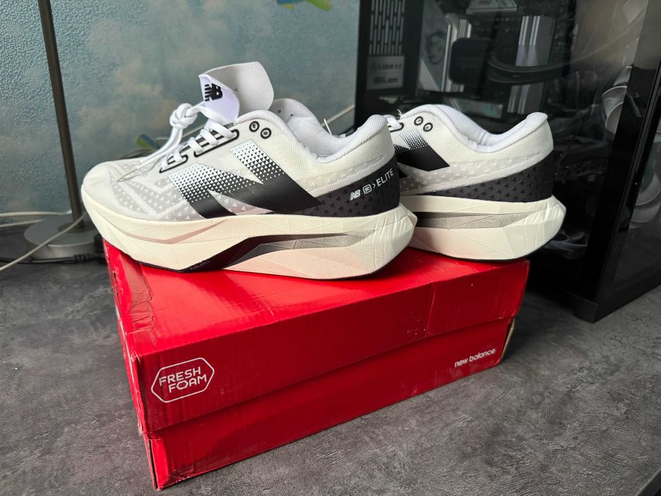 New Balance FuelCell SuperComp Trainer v3