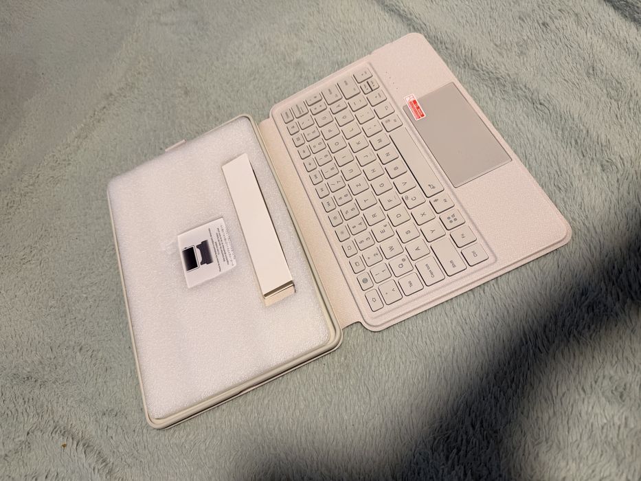 Husa keyboard magnetica