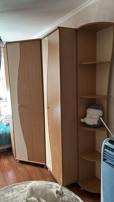 Три шкафа, большой сркдний и маленький