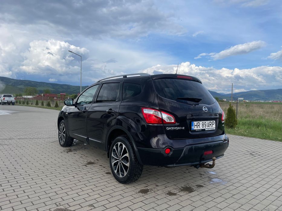 Mașina SUV Qashqai+2 4x4, 1598 cm3, 260.000 km, 2012