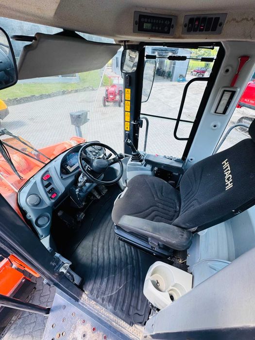 Incarcator frontal Hitachi ZW 310-6, an fabricatie 2019, 24 tone, cupa 4.5mc