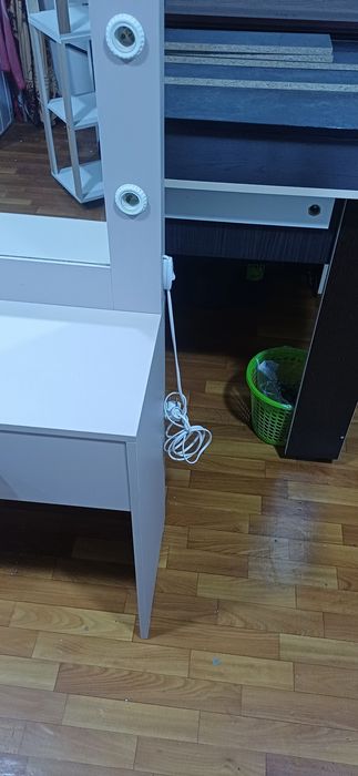 Визажное зеркало  новое