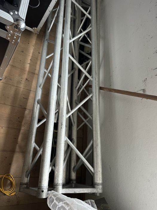 Vand schela echipata cu lumini sau schim cu topuri RCF active