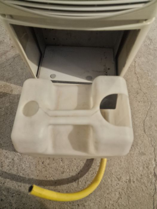 3 в 1 , абсорбатор, отоплител и охладирел.