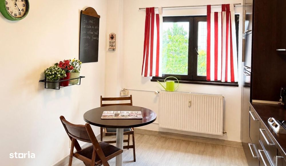 Apartament vedere spate, zona Calea Moșilor - intersecție cu Eminescu