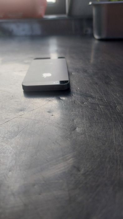 Iphone 5s tutishga munosb