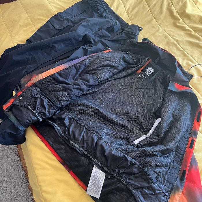 Volcom сноуборд ски екип яке и панталон размер S/M