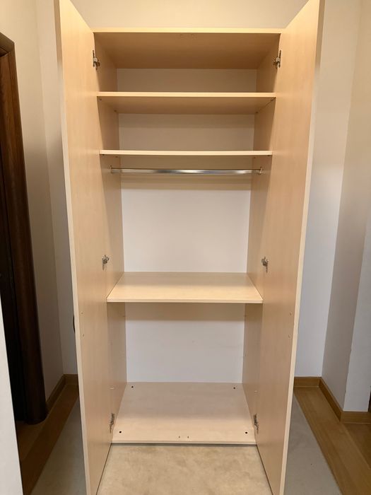 De Vânzare 5 Corpuri Mobilier