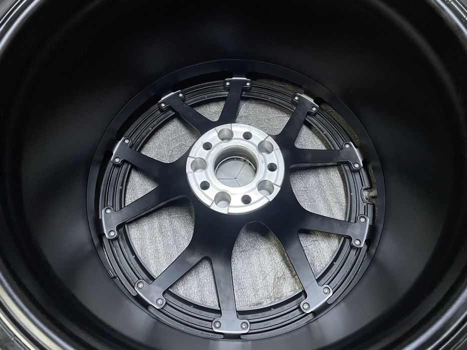 Jante Originale Mercedes AMG -GT4 Performance pe 21 cu anvelope !