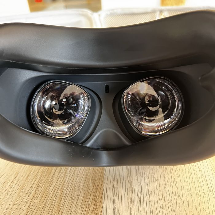Meta Oculus Quest 2 cu Ergonomic Strap si Geanta de carat, 128GB Nou