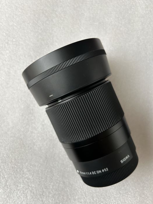 Sigma 30mm f/1.4 DC DN за Canon EF-M Перфектен
