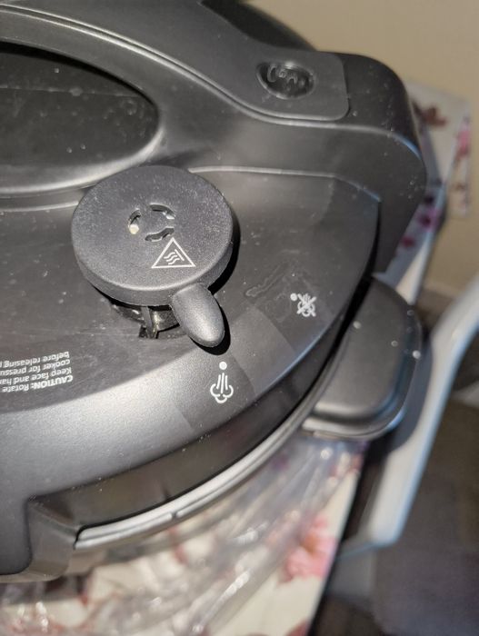 Crockpot doar testat o singură dată, aproape nou