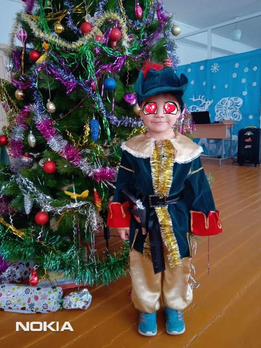Яркие Новогодние костюмы