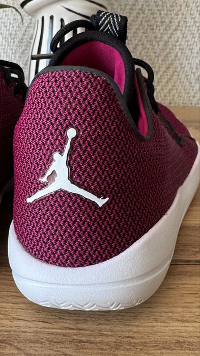 Нови дамски маратонки Air Jordan номер 37.5