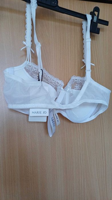 Бял сутиен Marie Jo 70 C нов