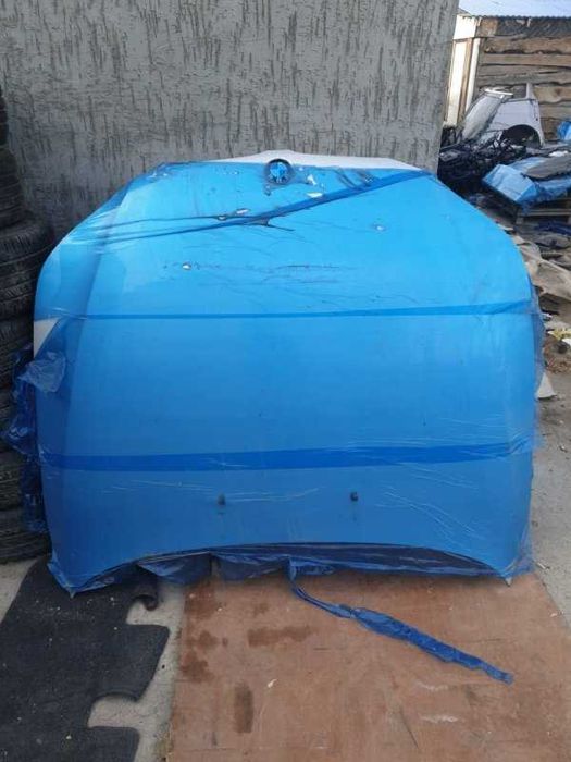 Капот на BMW 5-series E60 2008 год