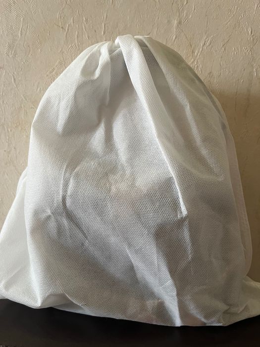 Дамска чанта в черно със змийски принт