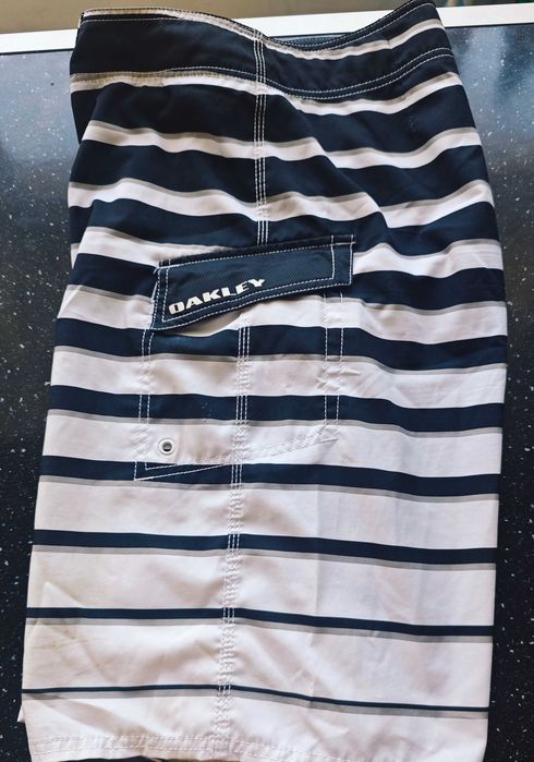 Oakley boardshorts , гащета за плаж и сърф