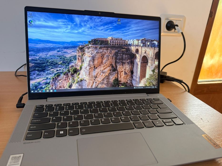 Lenovo Ideapad 5  (81YM)
