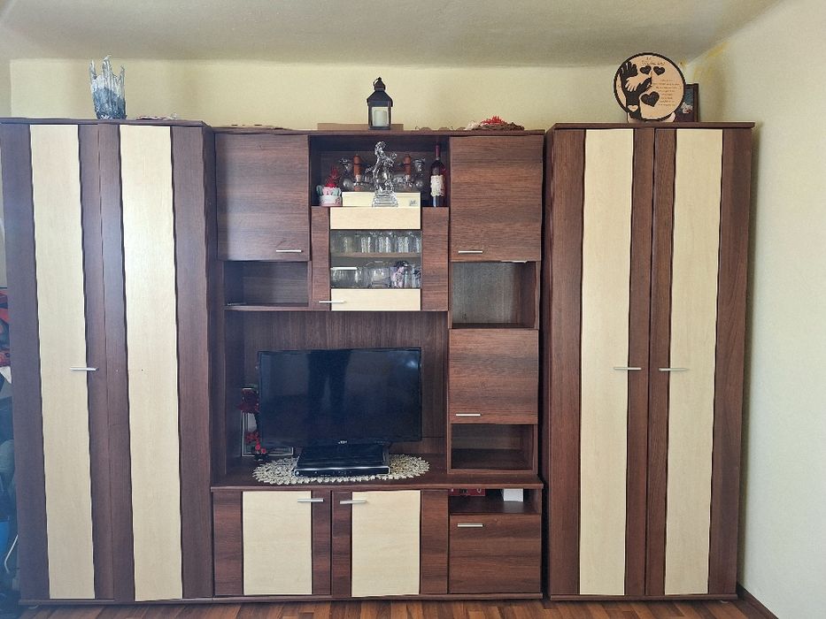 Vând dulap dormitor