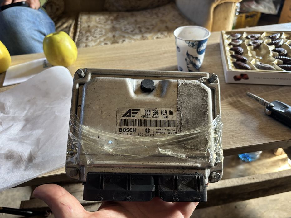 Компютър двигател Vw Шаран 1.9 тди 131кс  2002- 2008г