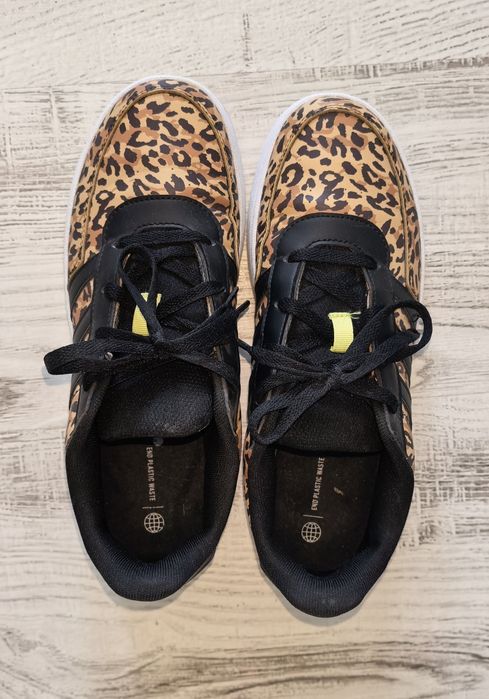 Маратонки Adidas 40 номер