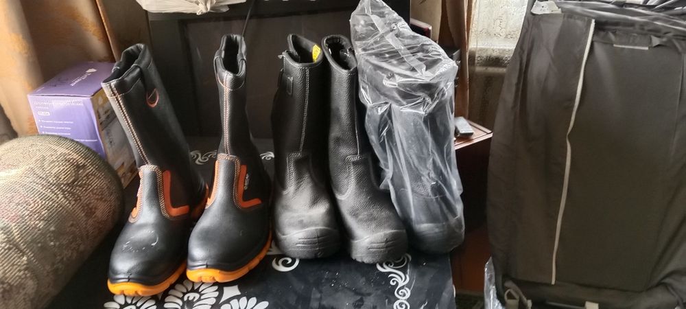 Сапоги керзовые.