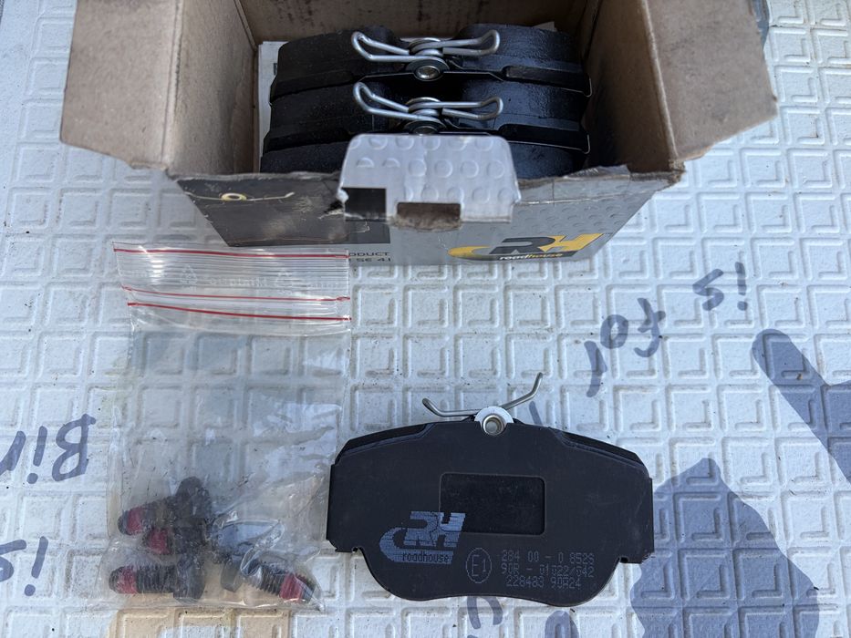 Нови предни накладки Mercedes 190 W201 Roadhouse 2284.00 WVA 21055
