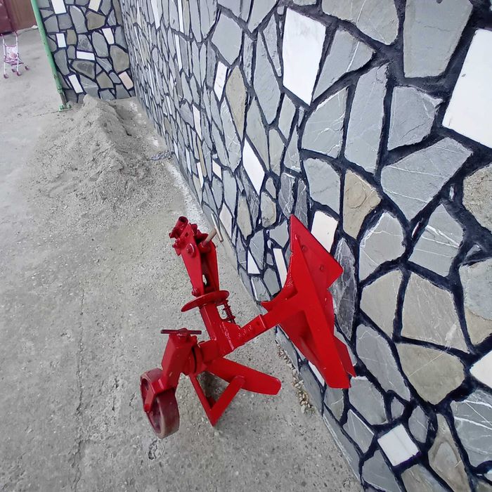 Plug reversibil pentru motocultor