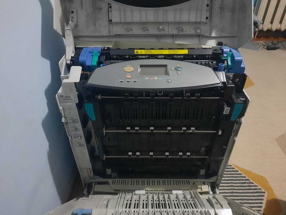HP LaserJet 5550dtn color laser printer