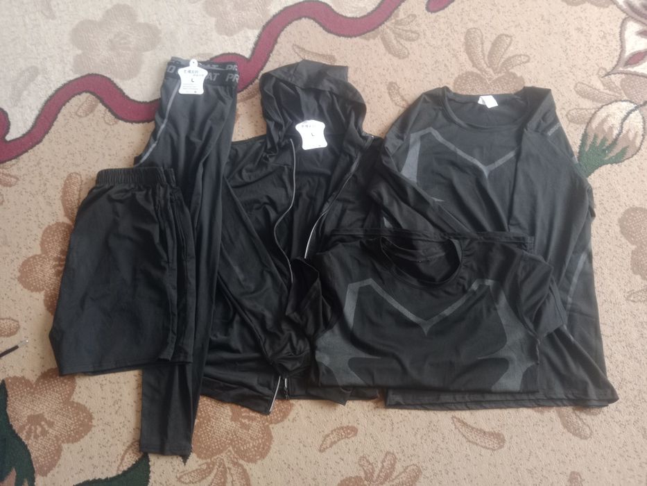 Костюм для тренировок