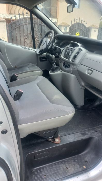 Vând Opel vivaro 2l recent inscris