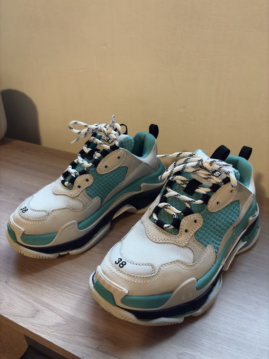 balenciaga triple s