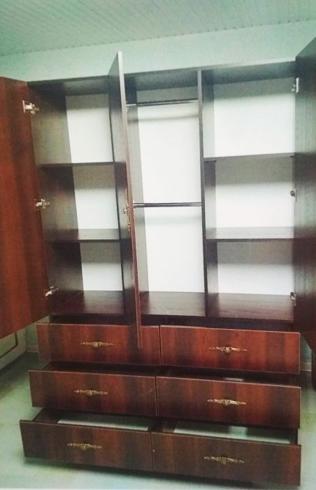 Все что касается мебели, качество в первую очередь