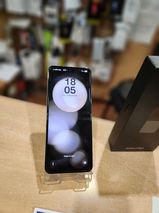 Samsung Galaxy Z Flip5 - 256Gb/8 - Alb - Factura - Garantie